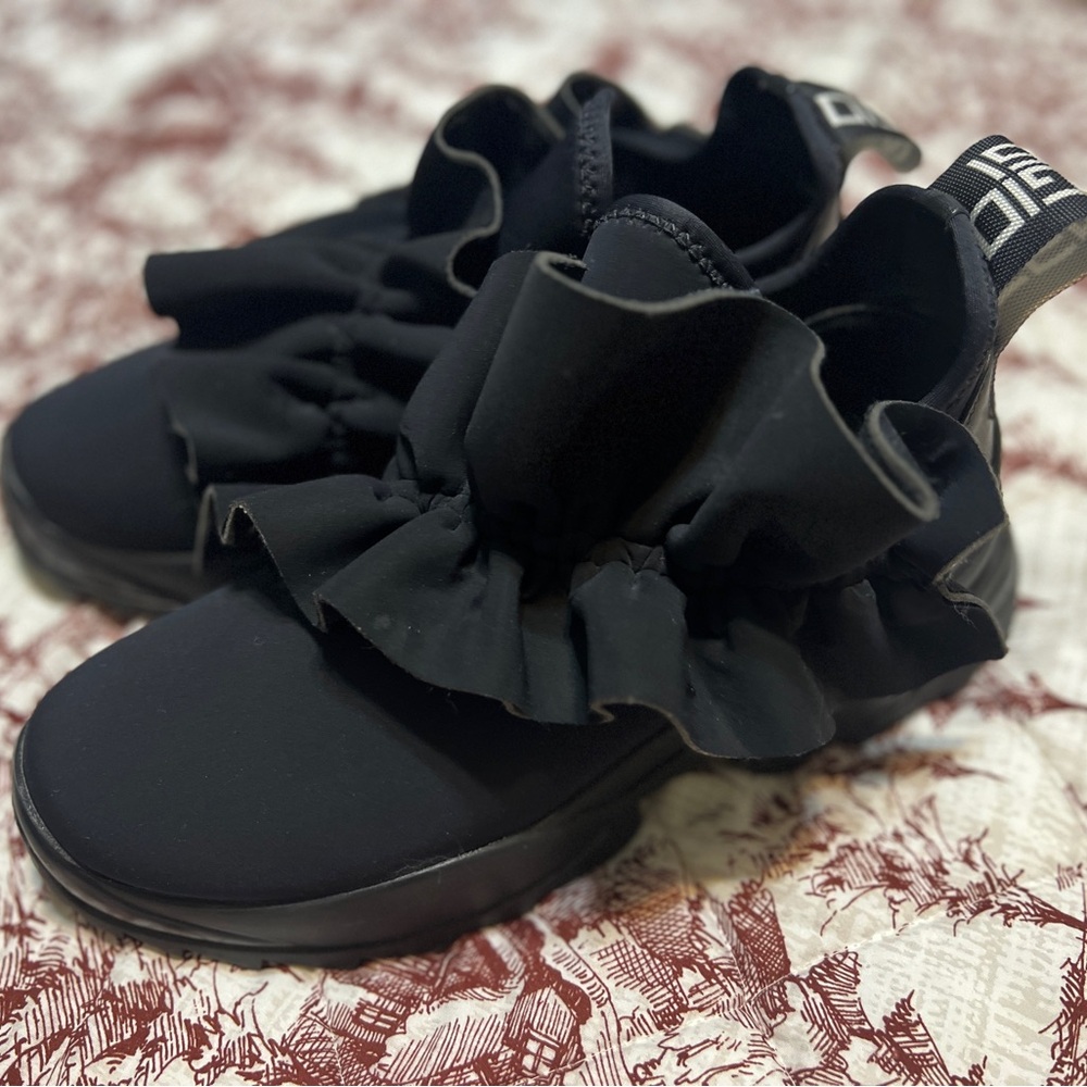 Sergio Rossi Black Ruffle Detail Sneakers